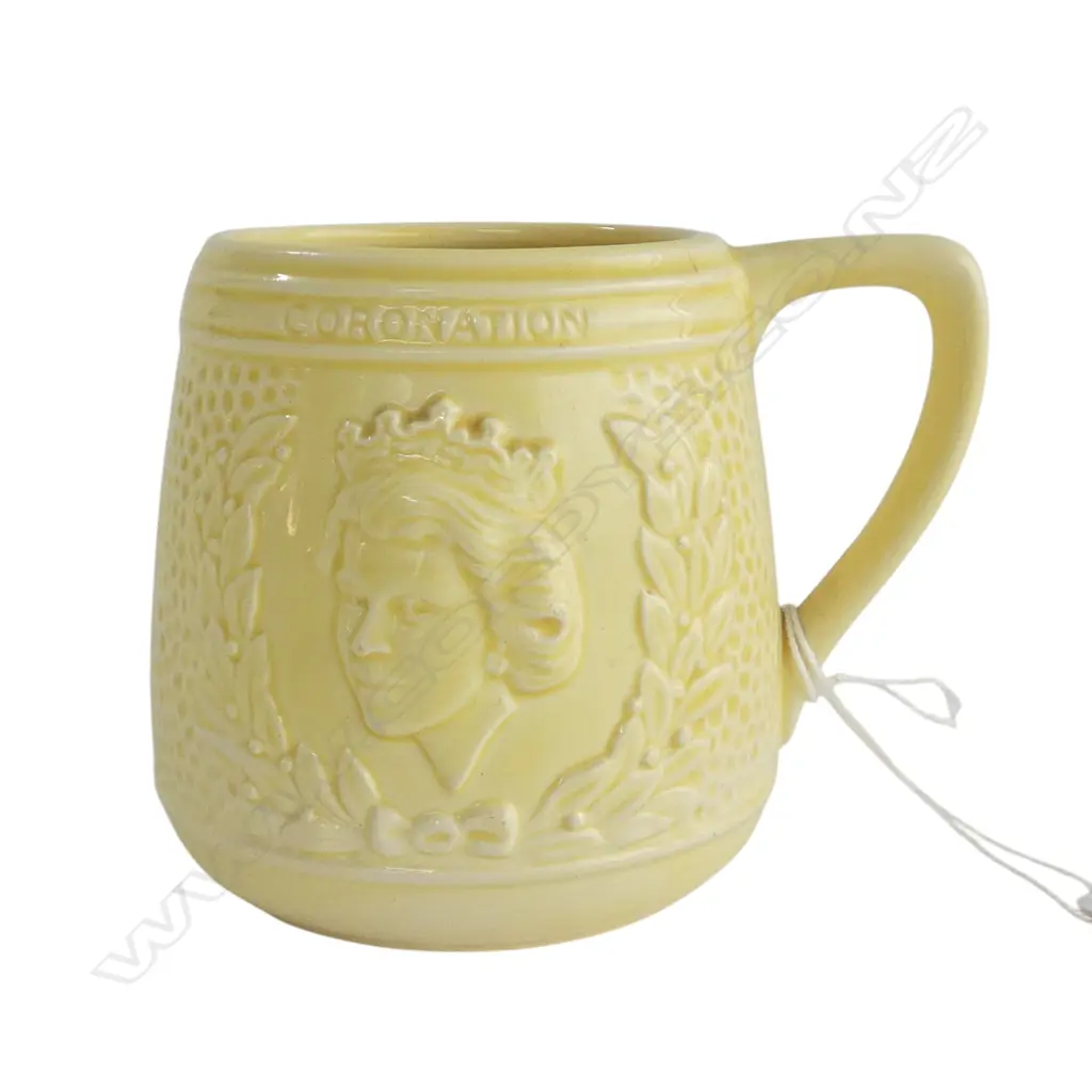 CROWN LYNN 1953 QEII CORONATION MUG H.85mm Image 1++