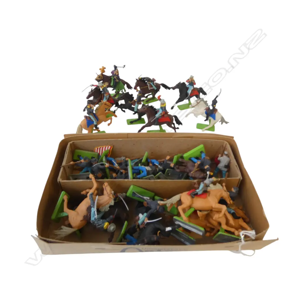VINTAGE BRITAINS TOY CALVARY Image 1++