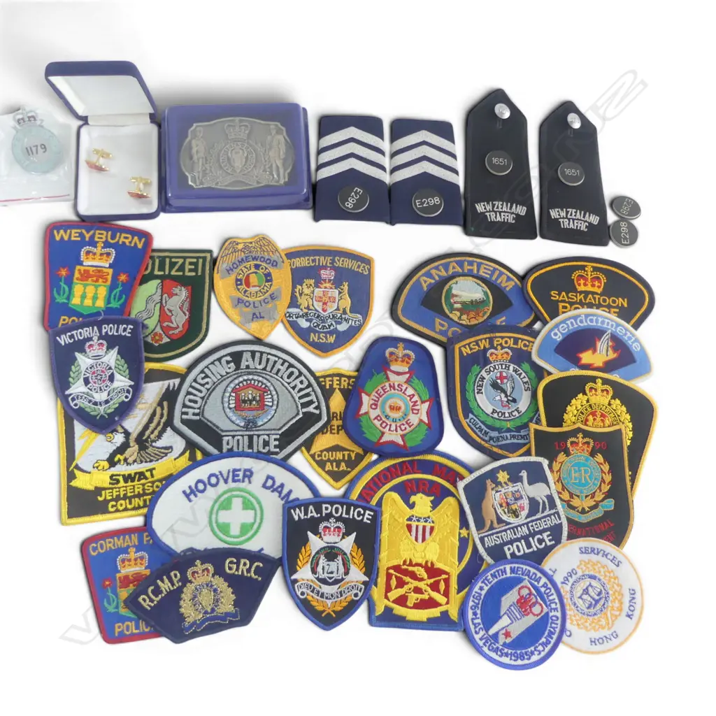 COLLECTION embroided SHOULDER PATCHES mainly police various world etc includes NZ Traffic epaulets + silvered badge etc Image 1++