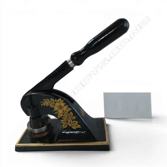 VINTAGE STAMP PRESS; GREAT YARMOUTH PUBLIC NOTARY w CENTRAL PIC of DOG