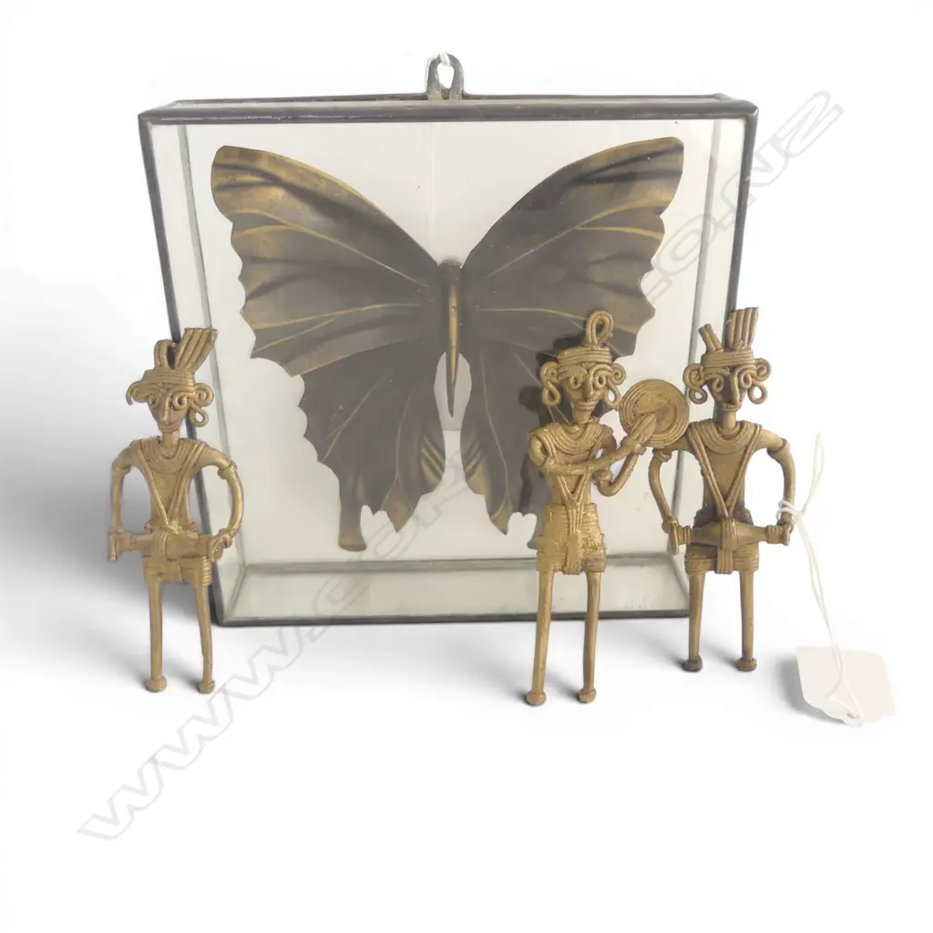 COPPER BUTTERFLY IN GLASS CASE H150MM & 3 INDIAN BRASS MUSCIANS H110MM Image 1++