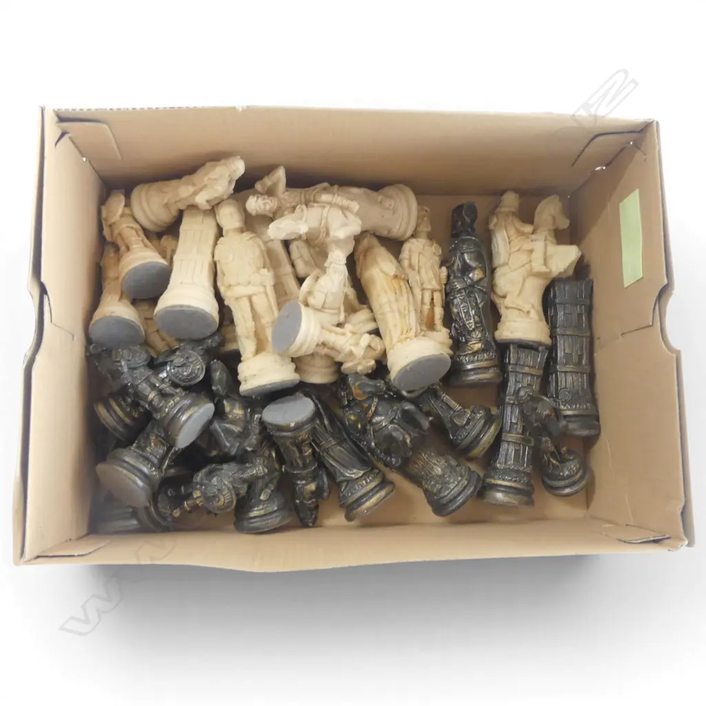 ASST. RESIN CHESS PIECES  Image 1++