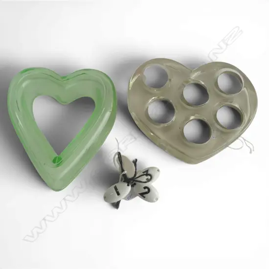 2 GLASS HEARTS + 4 NUMERICAL PORCELAIN PLAQUES W.40mm