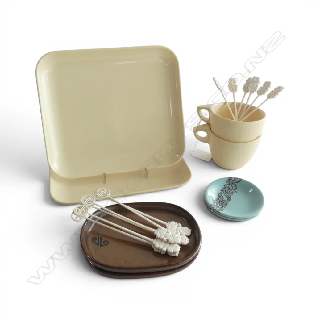 ASST. AIR NZ / TEAL SERVING WARE Image 1++