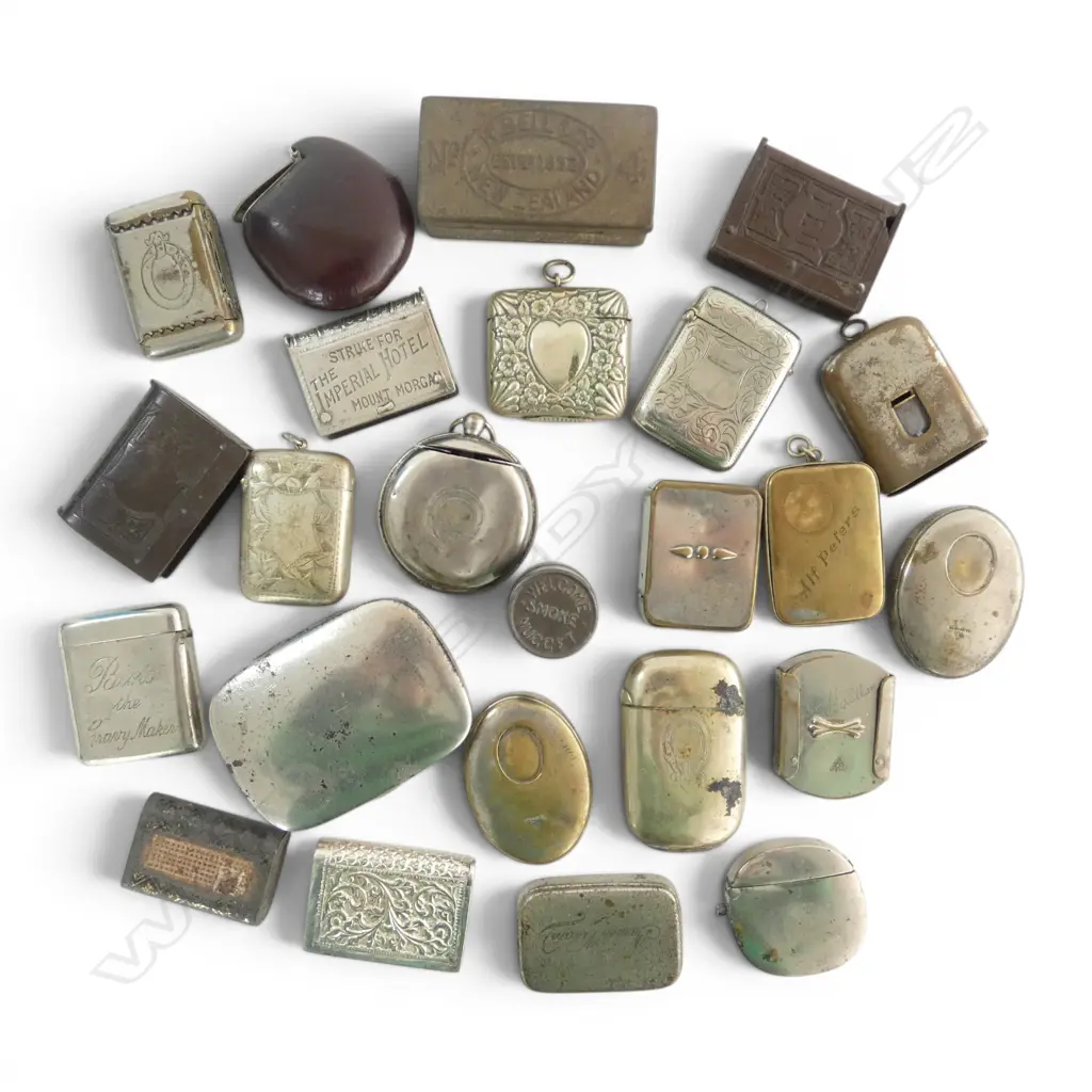 COLLECTION 24 OLD PLATED VESTA & TOBACCO CASES. Various + advertising etc  Image 1++