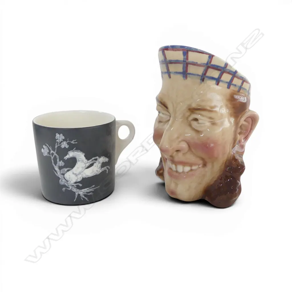 SAURGUMMENS LARGE CHARACTER JUG H200MM& CROWN DEVON MUG H110MM Image 1++