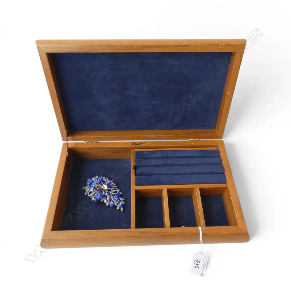 WOODEN DECO JEWELLERY BOX Image 1++