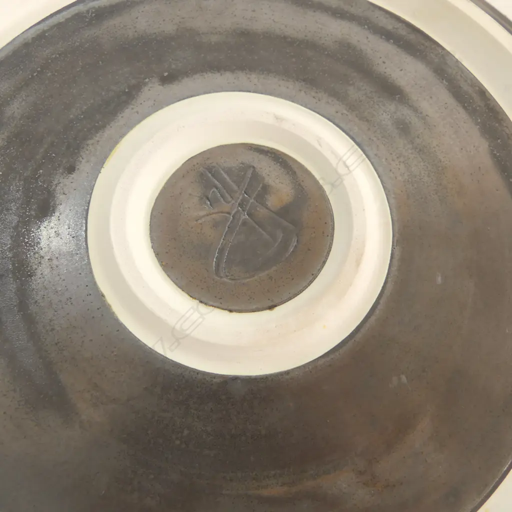 PAUL WINSPEAR STUDIO POTTERY PLATTER Dia.285mm Image 1++