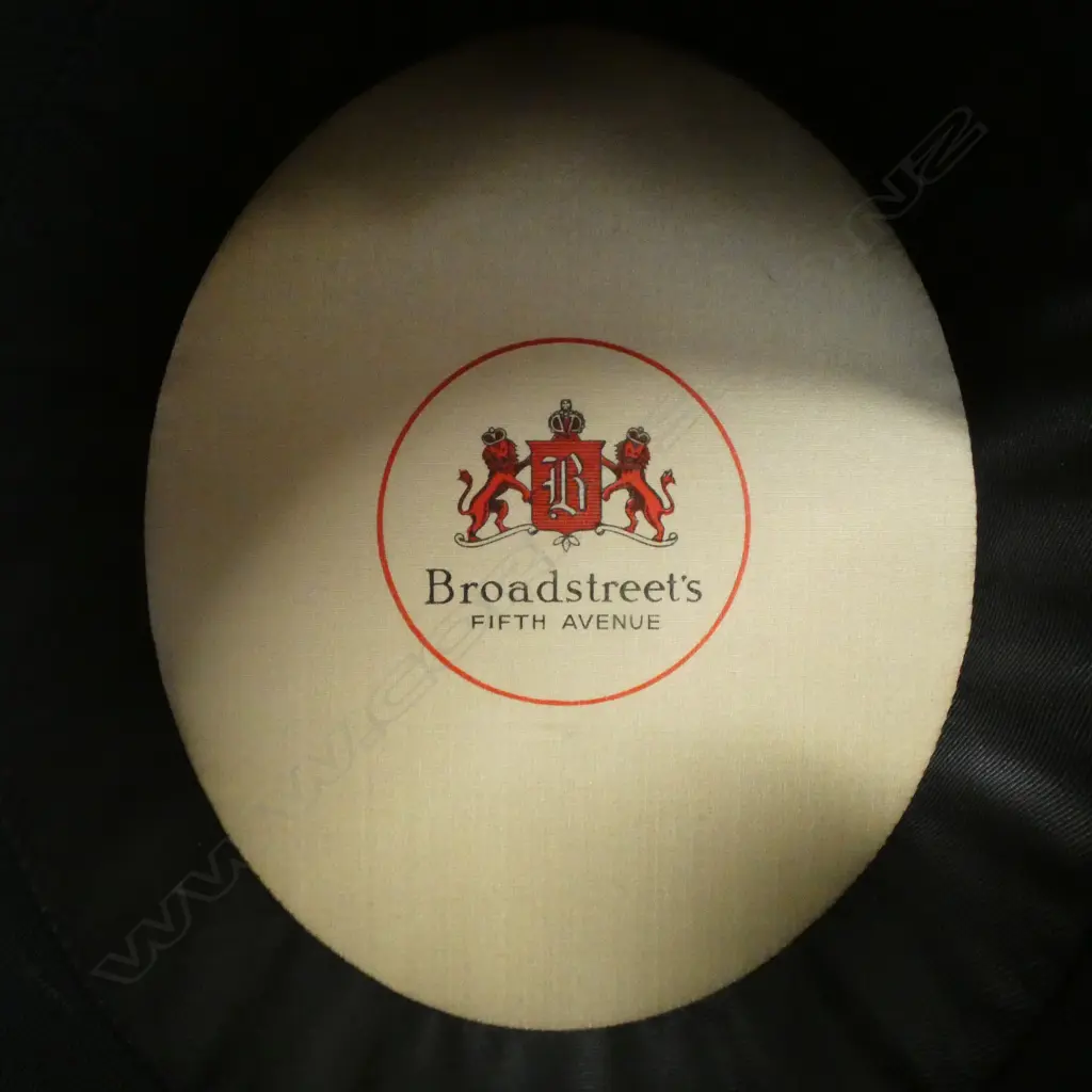 VINTAGE TOP HAT 'BROADSTREETS FIFTH AVENUE' + BOX Image 1++