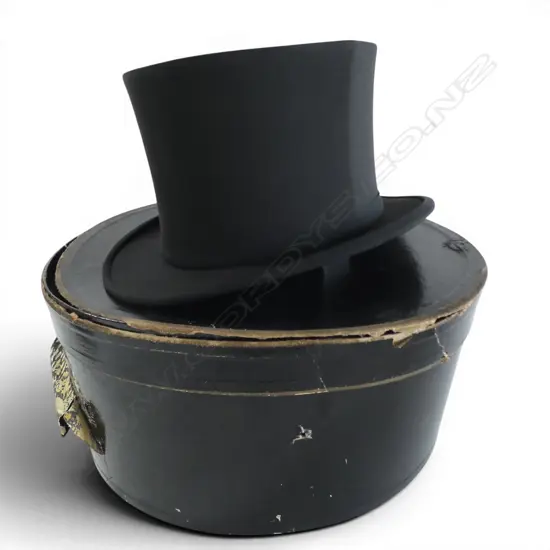 VINTAGE TOP HAT 'BROADSTREETS FIFTH AVENUE' + BOX