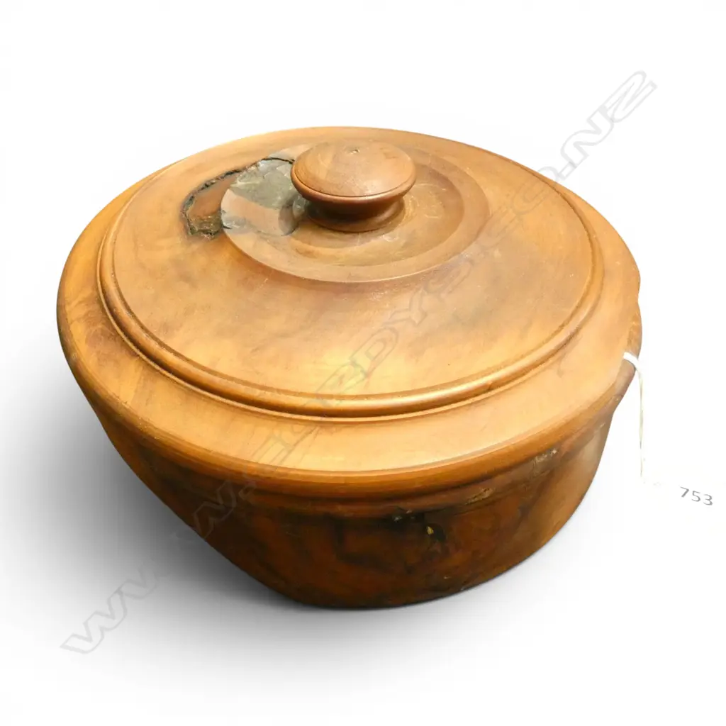 TURNED SWAMP KAURI CONTAINER Dia.200mm Image 1++