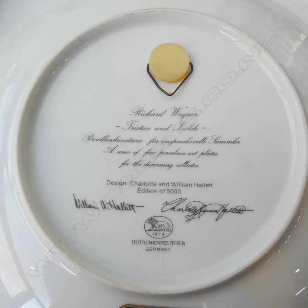 11 ITEMS; 3 COFFEE PLUNGERS, 3 CABINET PLATES, GREENSTONE, ETC Image 1++