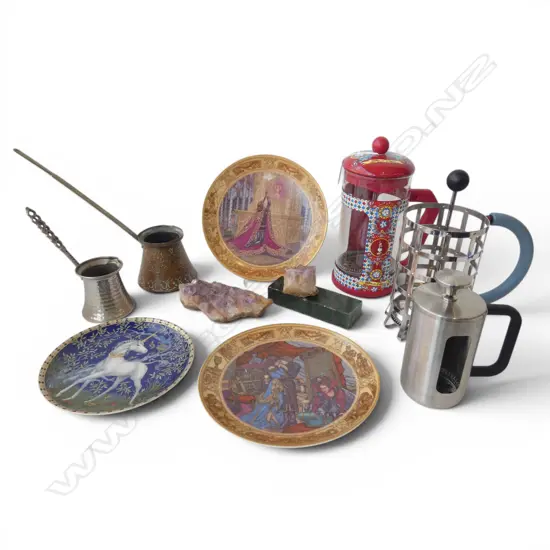 11 ITEMS; 3 COFFEE PLUNGERS, 3 CABINET PLATES, GREENSTONE, ETC
