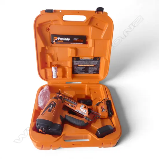 AS NEW 'PASLODE' ELECTRIC NAIL GUN 'Li-Ion 16 Ga. Cordless Angled Finish Nailer' IN BOX w charger etc