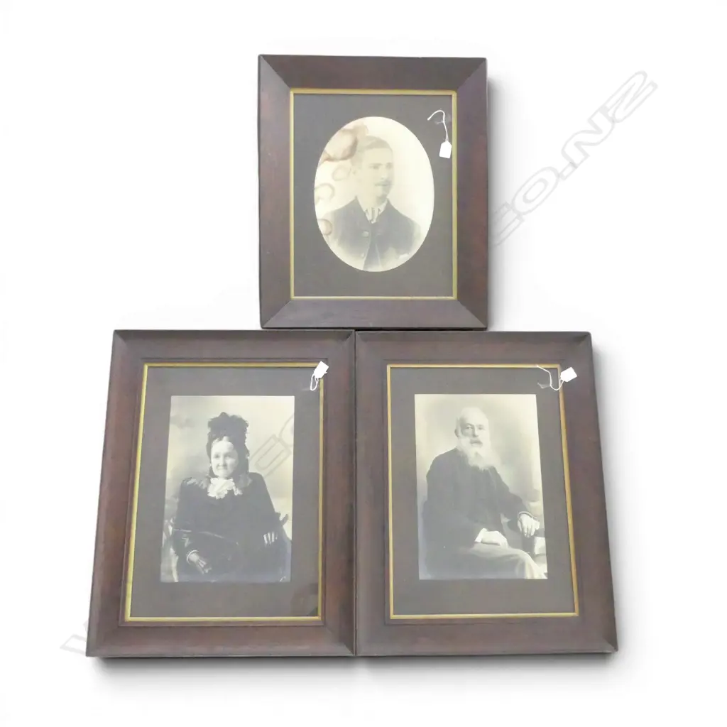 3 OAK FRAMED VICTORIAN PORTRAITS, H.700x540mm w frame Image 1++