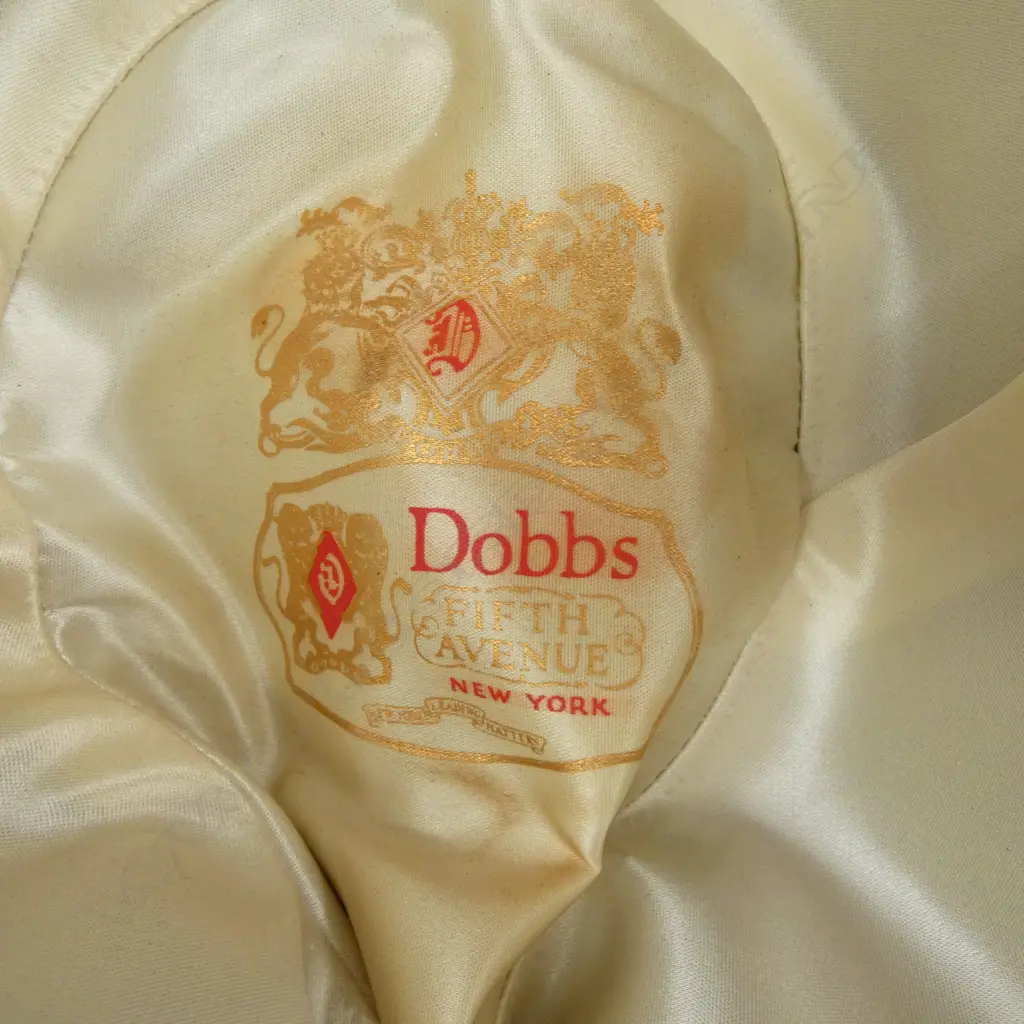 3 VINTAGE HATS; BOWLER (DOBBS 5TH AVE 7 1/4), TOP HAT (LOCK & Co) FUR HAT BY LUXE SIZE 3 Image 1++
