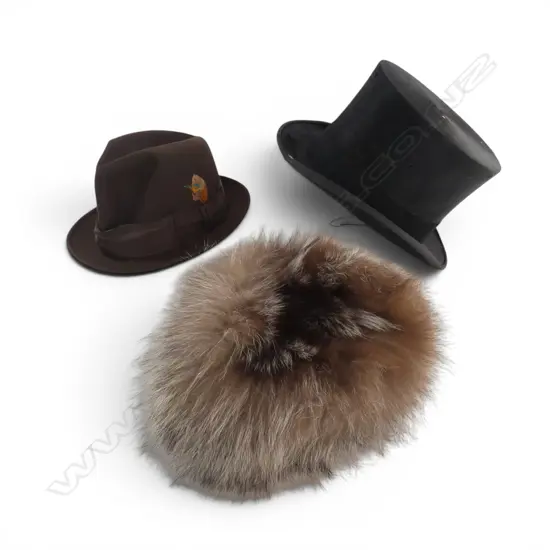 3 VINTAGE HATS; BOWLER (DOBBS 5TH AVE 7 1/4), TOP HAT (LOCK & Co) FUR HAT BY LUXE SIZE 3