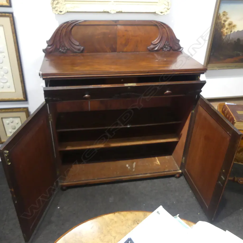 VICTORIAN MAHOGANY SECRETAIRE Image 1++