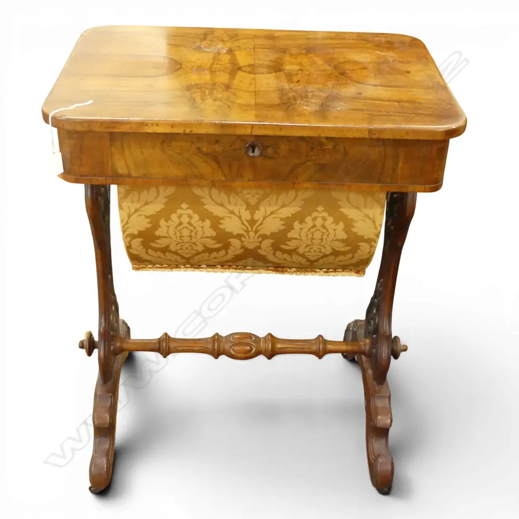 VICTORIAN WALNUT SEWING TABLE W.575mm Image 1++