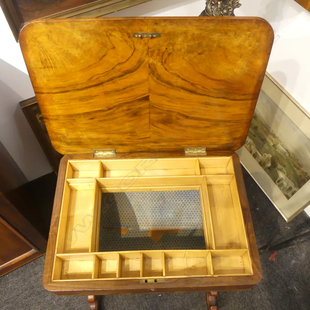 VICTORIAN WALNUT SEWING TABLE W.575mm Image 1++
