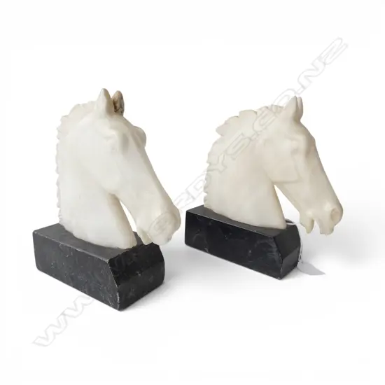 PR ALABASTER HORSE HEAD BOOKENDS, H.210mm