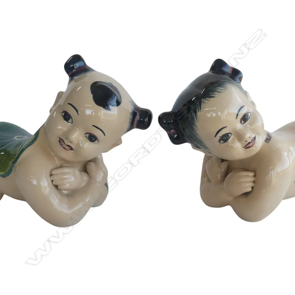 VINTAGE CHINESE HAND-PAINTED PORCELAIN CRAWLING BABY FIGURE OFTEN REFERRED TO AS A "PIANO BABY" 450 x 250H mm Image 1++