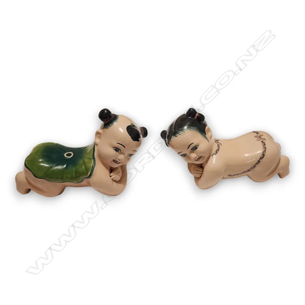VINTAGE CHINESE HAND-PAINTED PORCELAIN CRAWLING BABY FIGURE OFTEN REFERRED TO AS A "PIANO BABY" 450 x 250H mm Image 1++