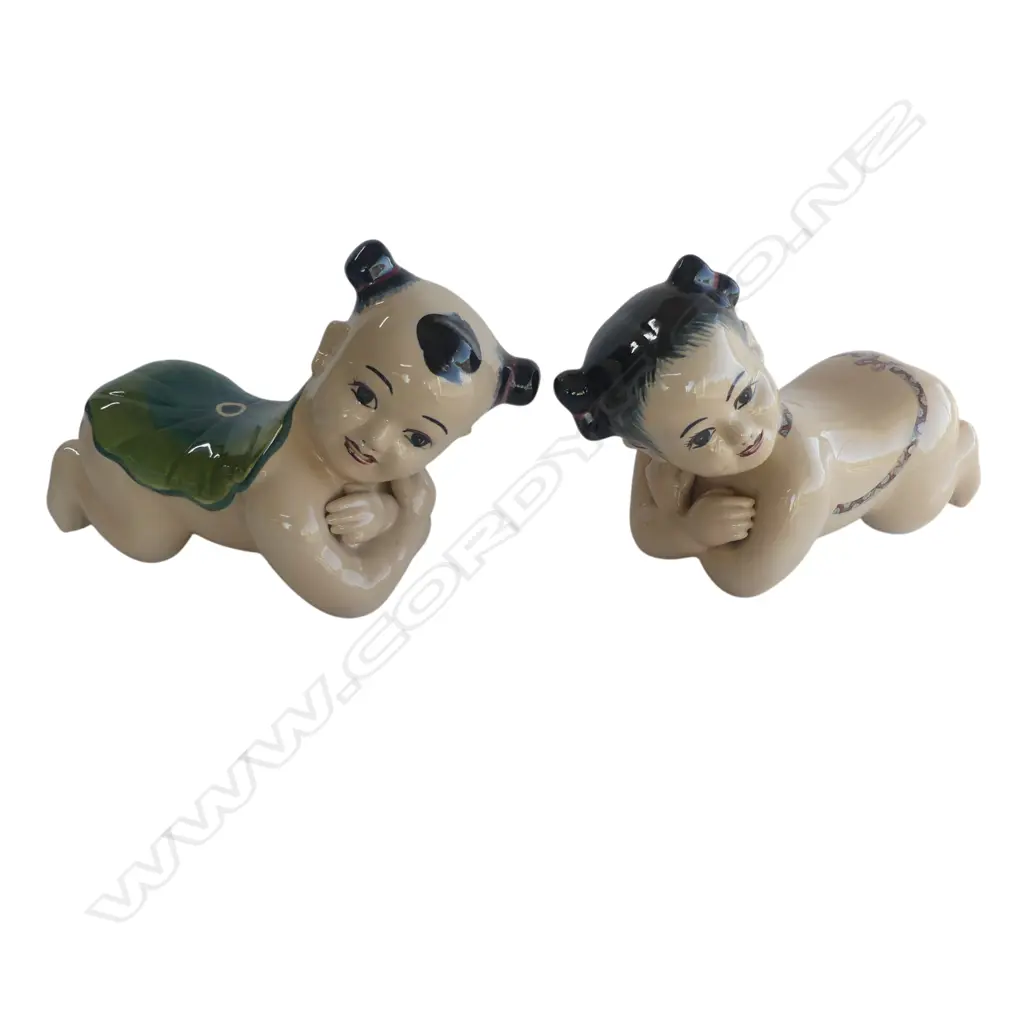 VINTAGE CHINESE HAND-PAINTED PORCELAIN CRAWLING BABY FIGURE OFTEN REFERRED TO AS A "PIANO BABY" 450 x 250H mm Image 1++