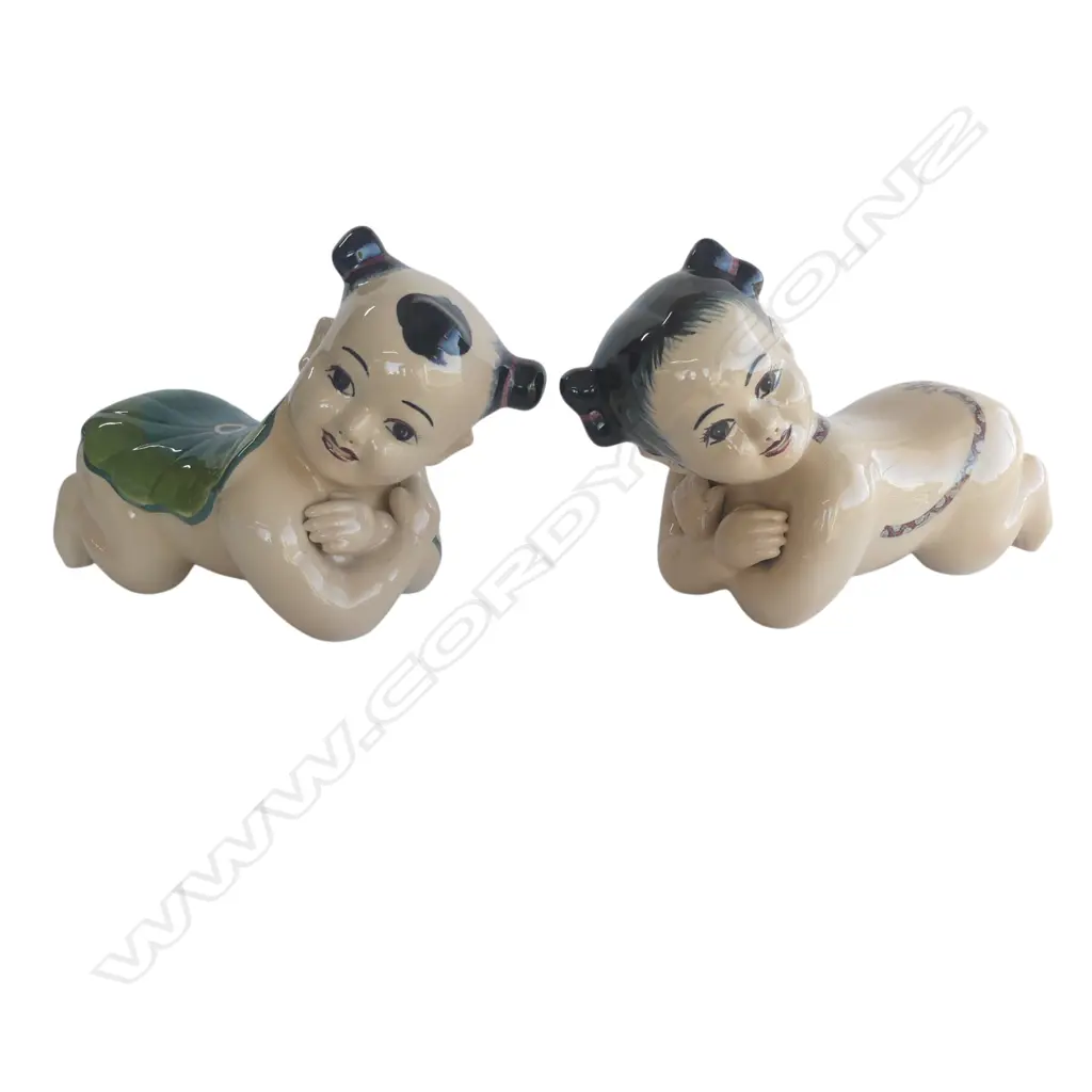 VINTAGE CHINESE HAND-PAINTED PORCELAIN CRAWLING BABY FIGURE OFTEN REFERRED TO AS A "PIANO BABY" 450 x 250H mm Image 1++