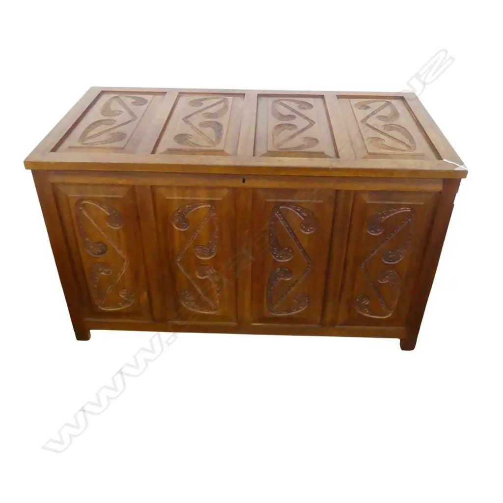 MAHOGANY BLANKET BOX w. CARVED MAORI DECORATION 990x525x580mm Image 1++