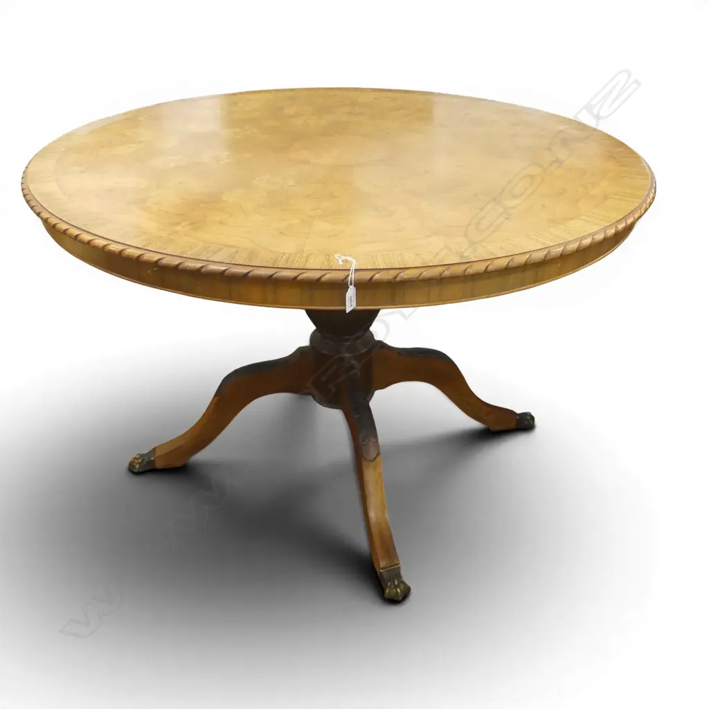 ROUND TABLE  Image 1++
