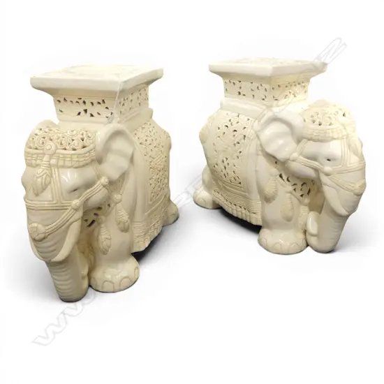 PR WHITE CERAMIC ELEPHANT STOOLS H.425mm