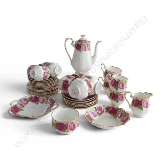 ROYAL ALBERT 'OLD ENGLISH ROSE' TEA SET