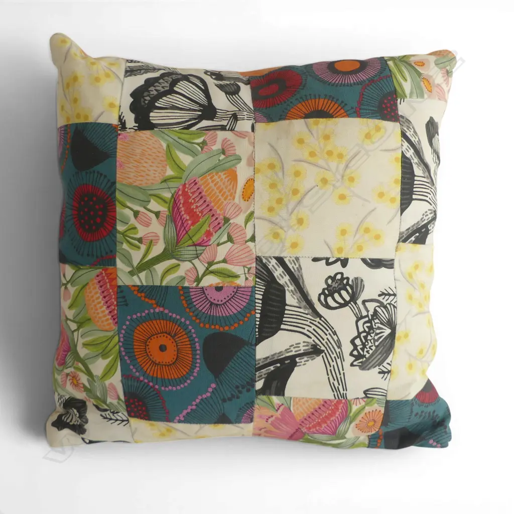 VINTAGE NZ CUSHION WITH FEATHER INNER, 420 X 420MM Image 1++