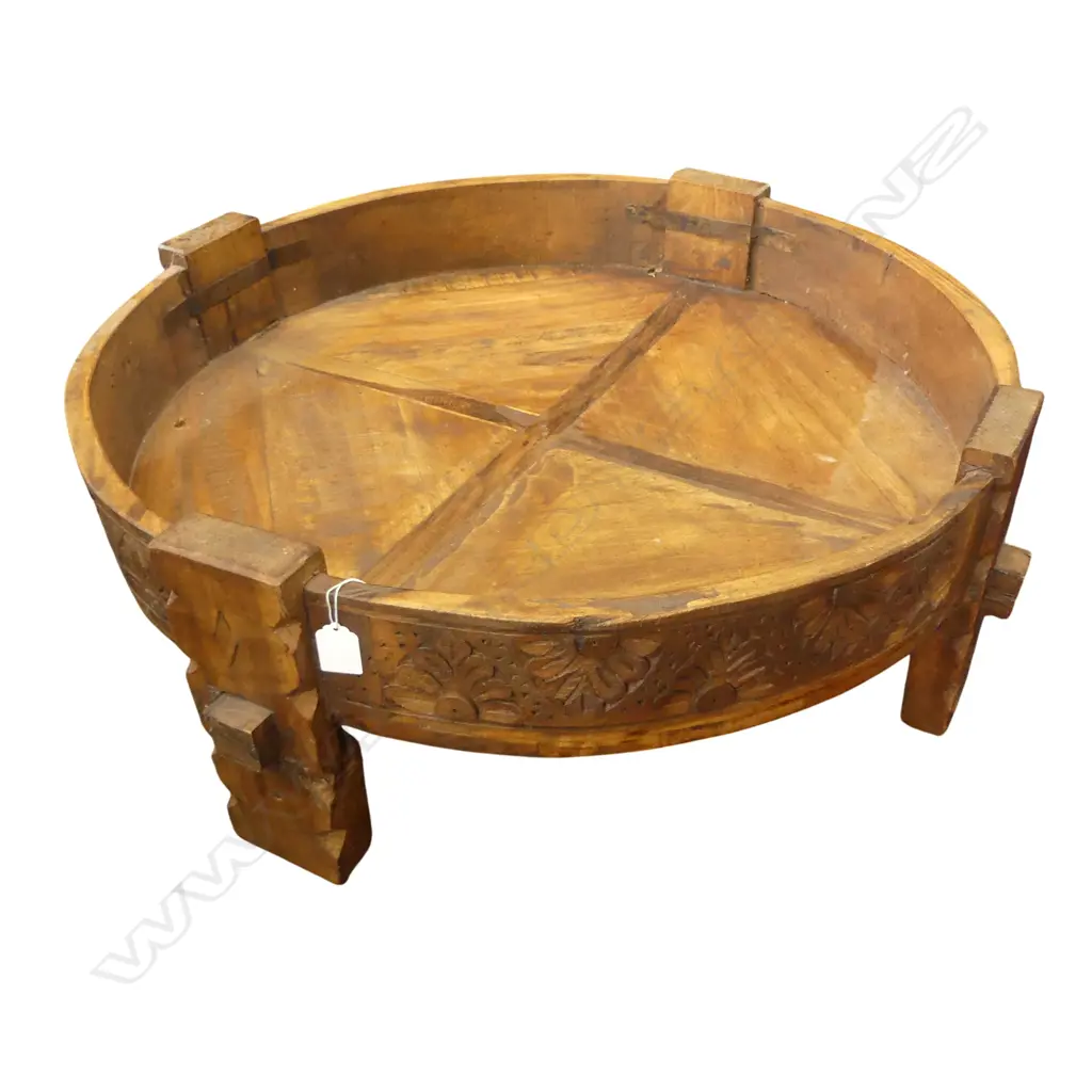 LOW CARVED WOOD TABLE Dia.735mm Image 1++