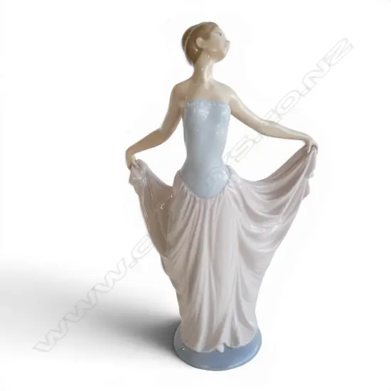 LLADRO 'THE DANCER', H.300mm