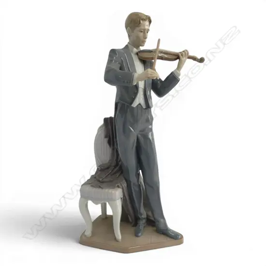 TALL LLADRO FIGURINE 'VIOLIN SONATA', H.380mm, signed & No.510 to base