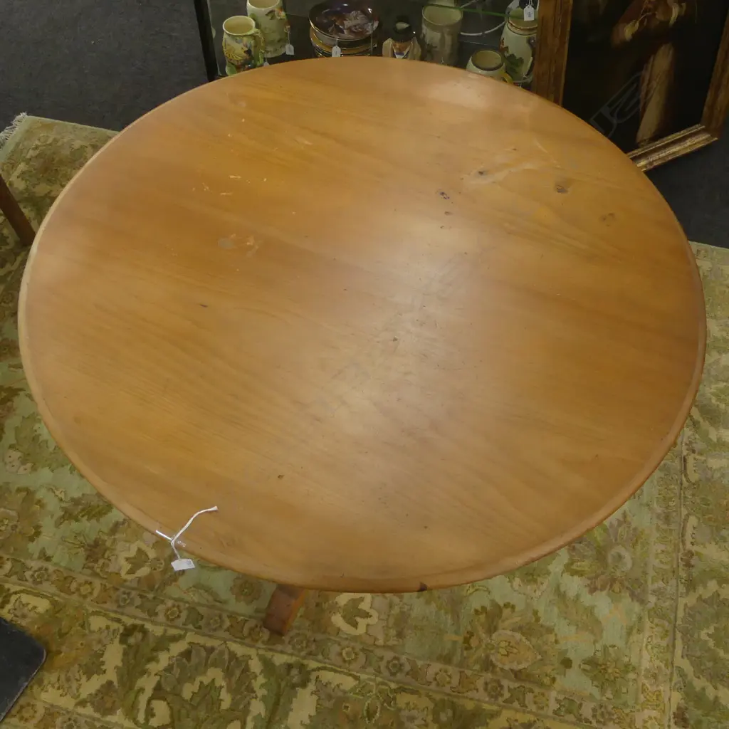 VICTORIAN STYLE PEDESTAL TABLE Image 1++