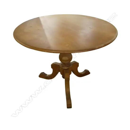 VICTORIAN STYLE PEDESTAL TABLE