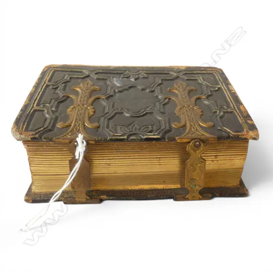 LATE 19thC PHOTO ALBUM 155x120mm