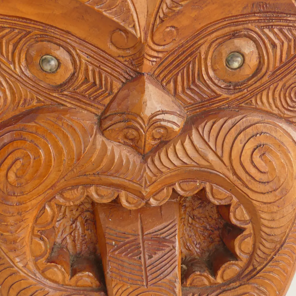 LG CARVED MAORI WHEKU H.380mm Image 1++