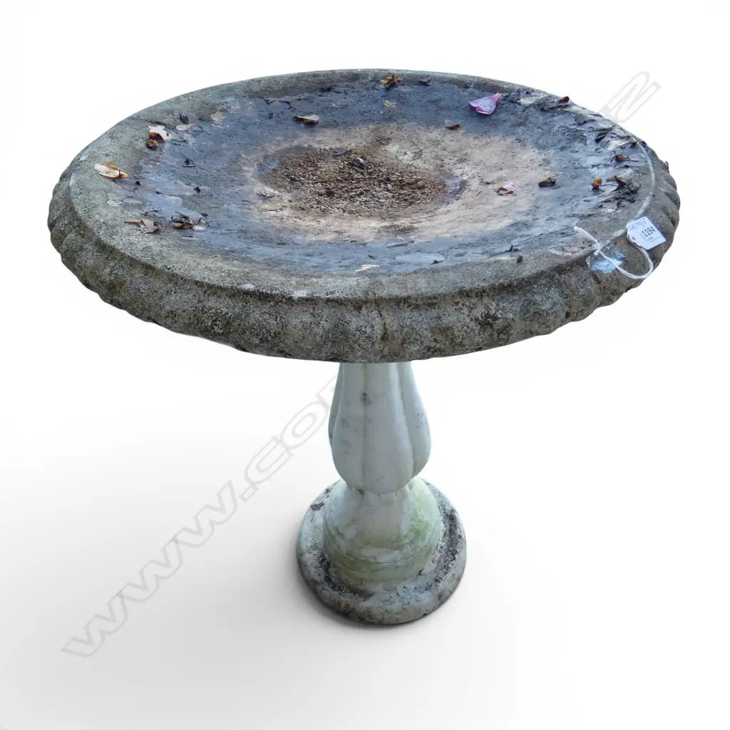 VINTAGE CONCRETE BIRD BATH H700MM Image 1++