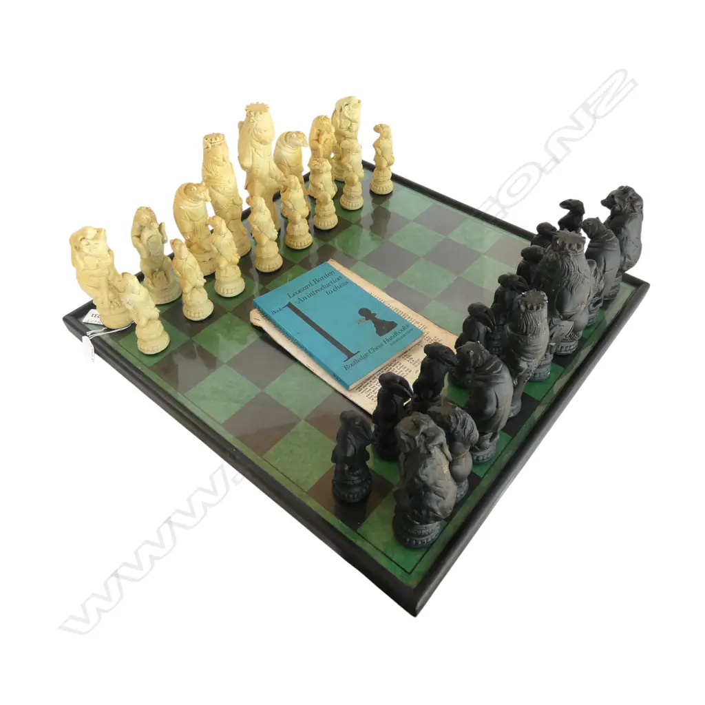 CHESS BOARD WITH CERAMIC CHESS PIECES & INTRO TO CHESS BOOK Image 1++