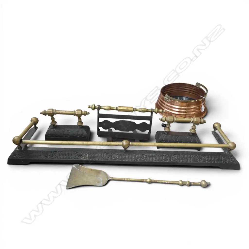 ASST VICTORIAN FIRE SIDE SET W.1120mm Image 1++