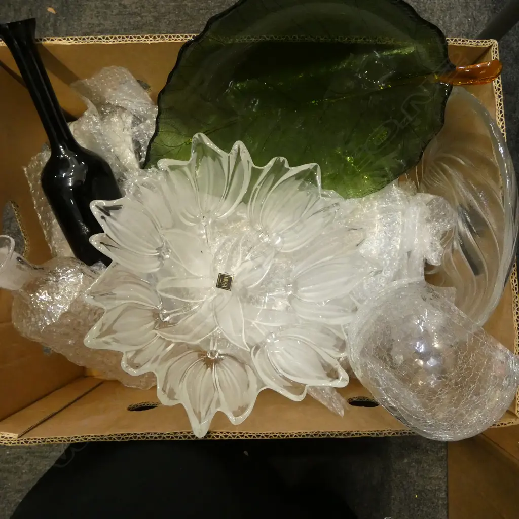 BOX OF ASST. GLASSWARE  Image 1++