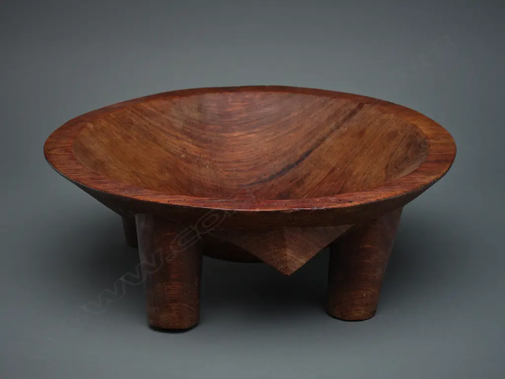 Wooden kava bowl, probably Fijian. Dia. 370mm Image 1++