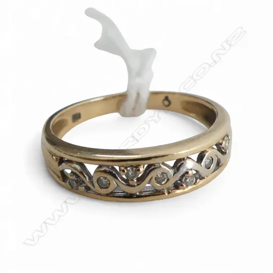 9CT DIAMOND RING SIZE P 2.3gms