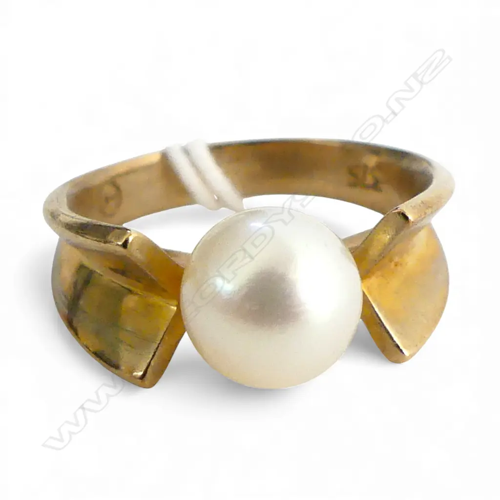 9CT PEARL RING,  SIZE M with 8mm round pearl 5.3gms Image 1++