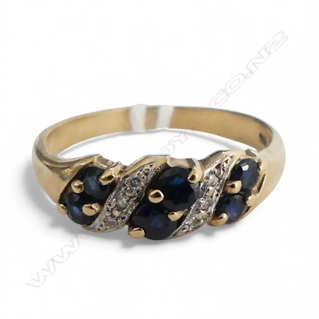 9CT SAPPHIRE & DIAMOND RING, 2.4gms SIZE P Image 1++