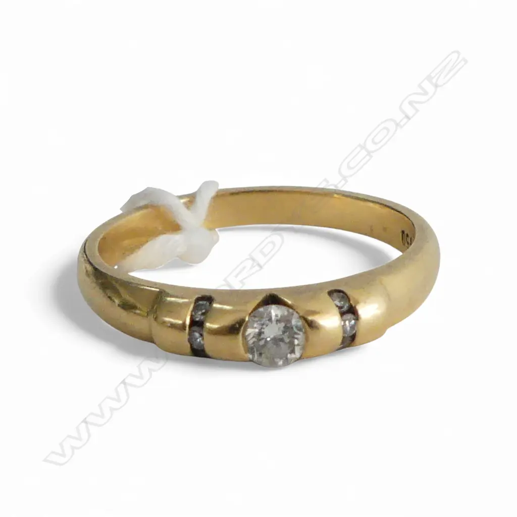 18CT DIAMOND (3.4mm round) RING, 4.3gms size P Image 1++